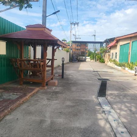 Ekaluk Place Inn Pattaja Kültér fotó