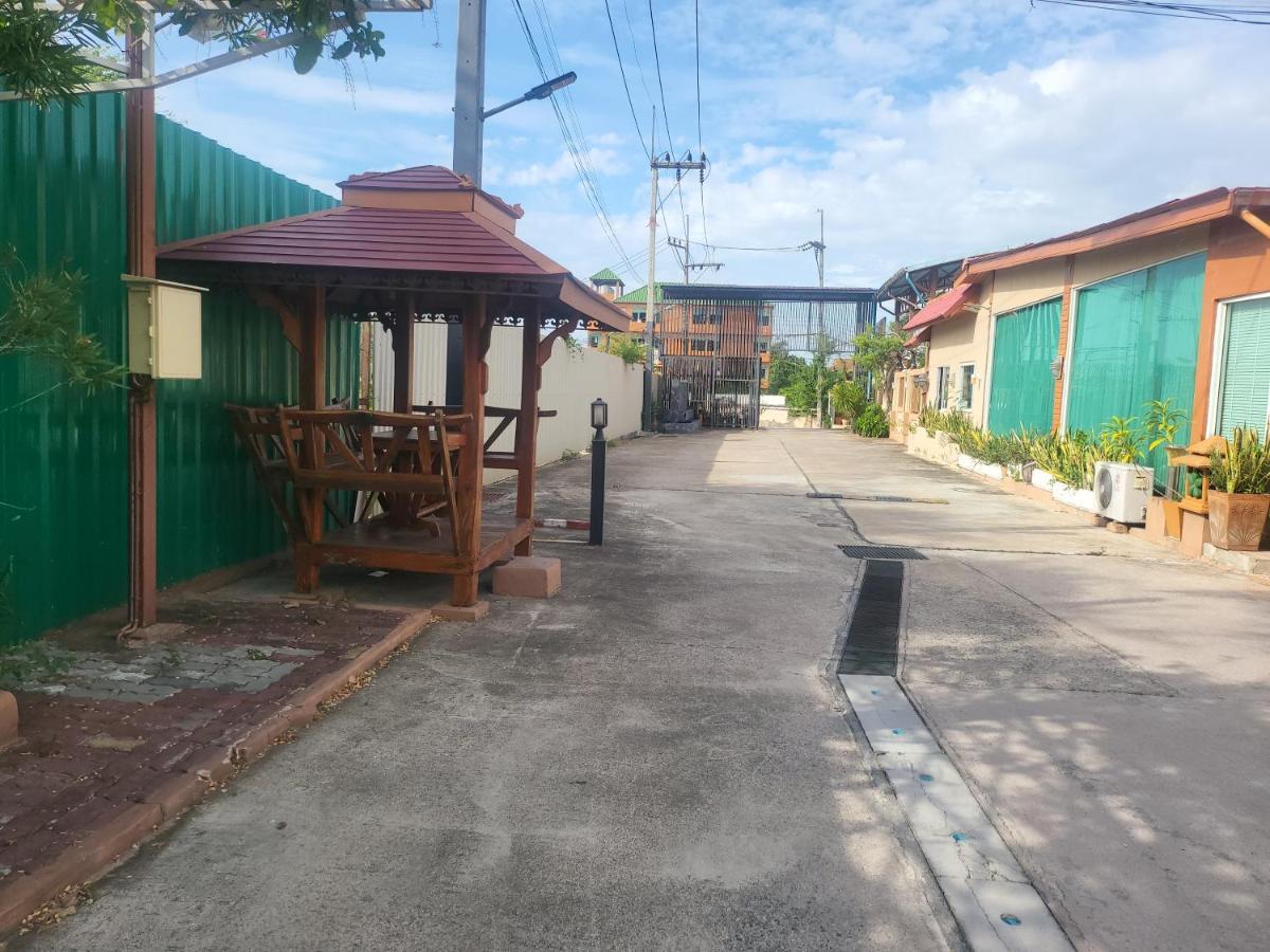 Ekaluk Place Inn Pattaja Kültér fotó